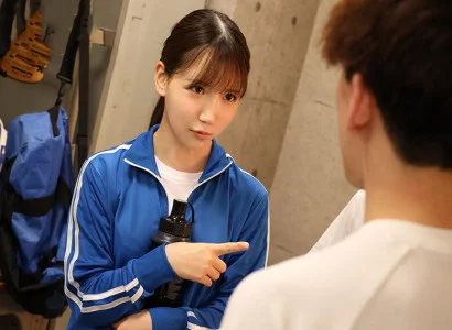 cô gái xinh trong câu lạc bộ bóng đá cùng quan hệ với cô gái xinh trong câu lạc bộ